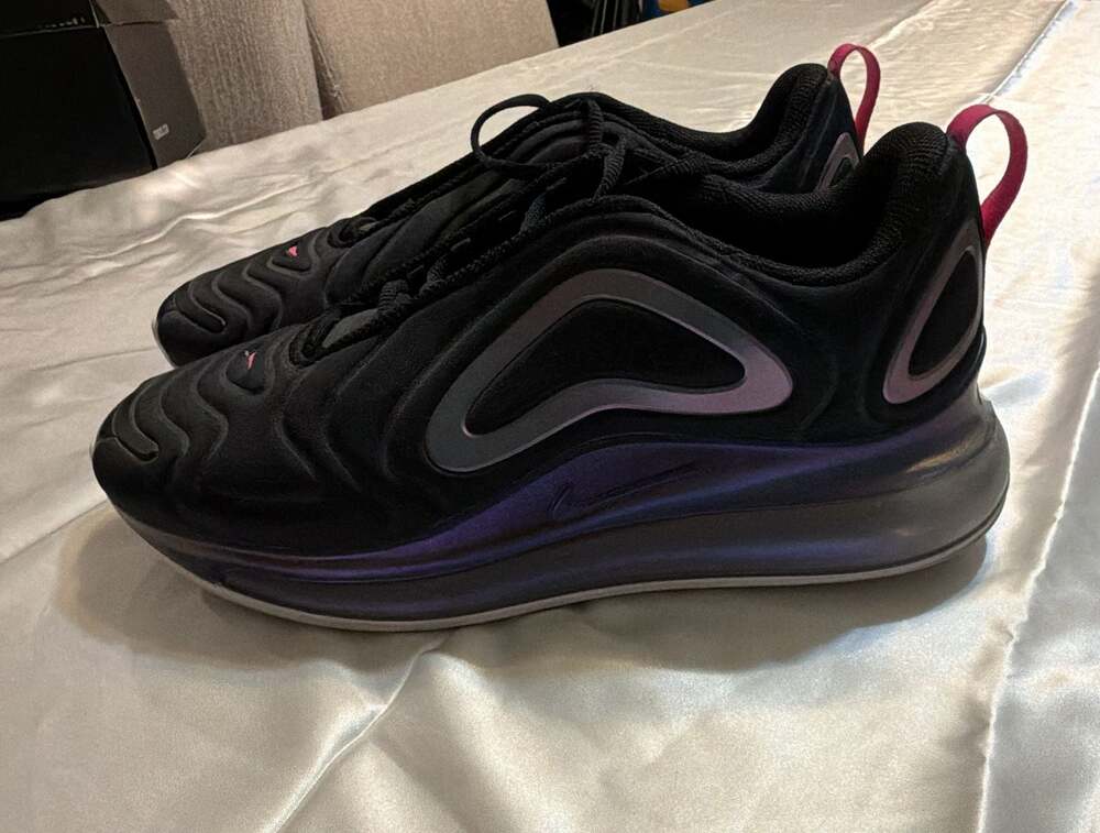 Nike Air Max 720 SE Black Laser Fuchsia size 10 women’s